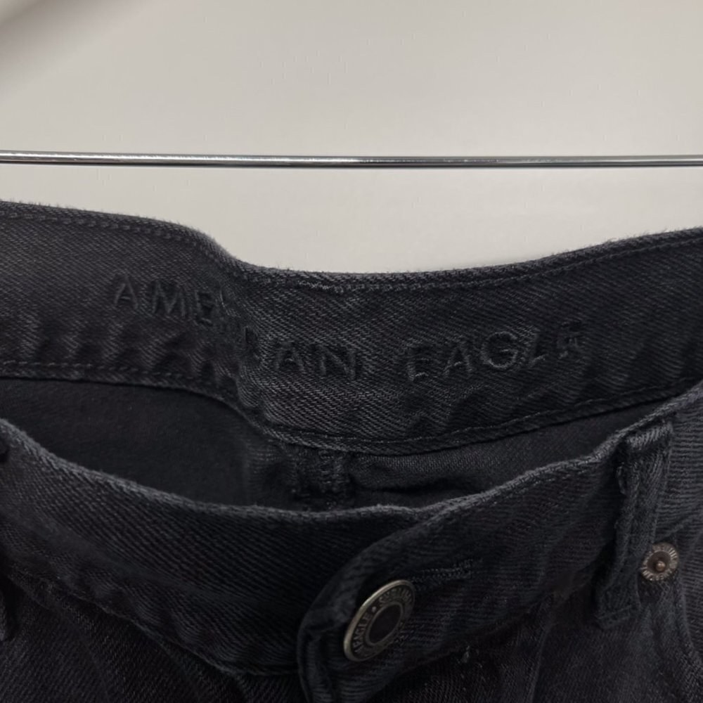 American Eagle Hi-Rise Girlfriend High Waisted Black Denim Jeans 4 X-Short - Picture 7 of 9